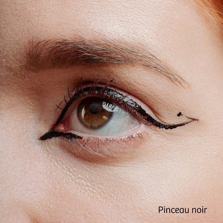 Charlotte-bio-eye-liner-pincau-graphique_1800x1800