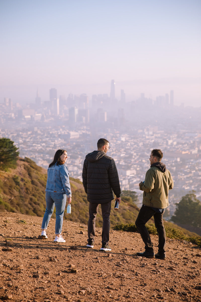 Classic Family-GOROSTIETA-Friends Enjoying City View 2