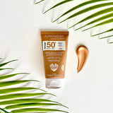 creme_solaire_teinte_doree_nude_bio_spf50_ambiance_texture-1