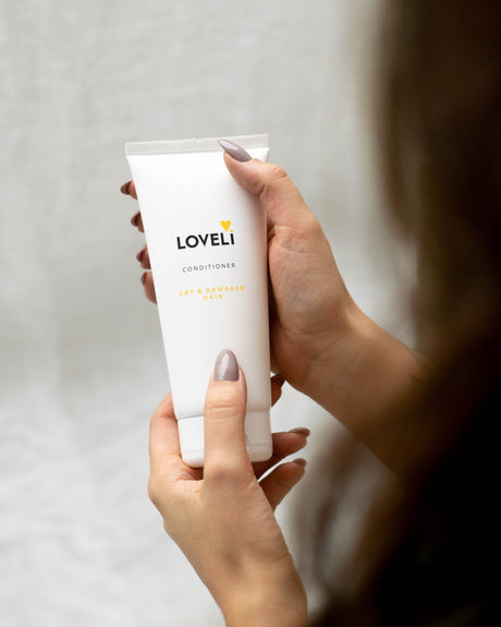 Loveli-conditioner-haar-handen