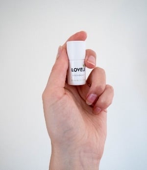 mini-deo-in-hand